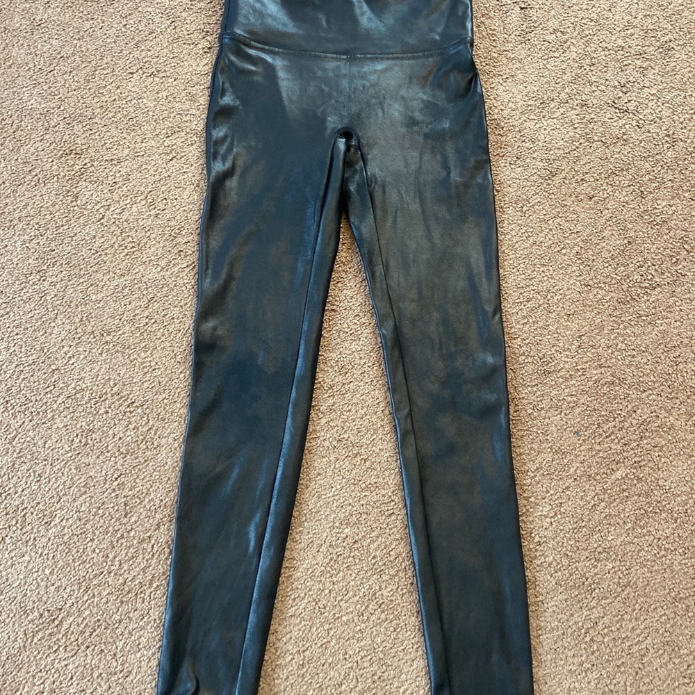 Spanx High Waisted Stretch Shiny Leggings Black Seamless Comfort Ankle.